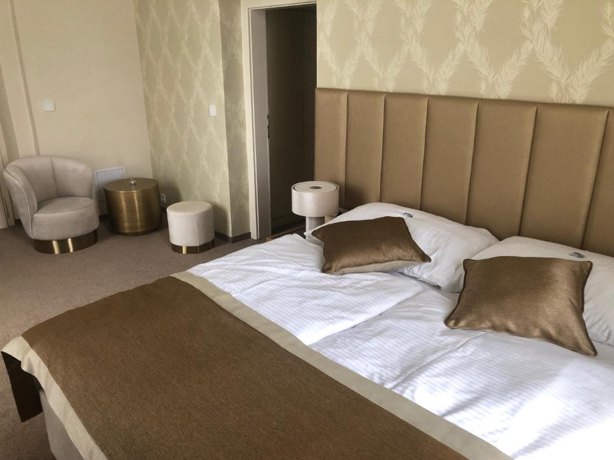 Hotel Panstvi Dlouha Lhota Eksteriør bilde