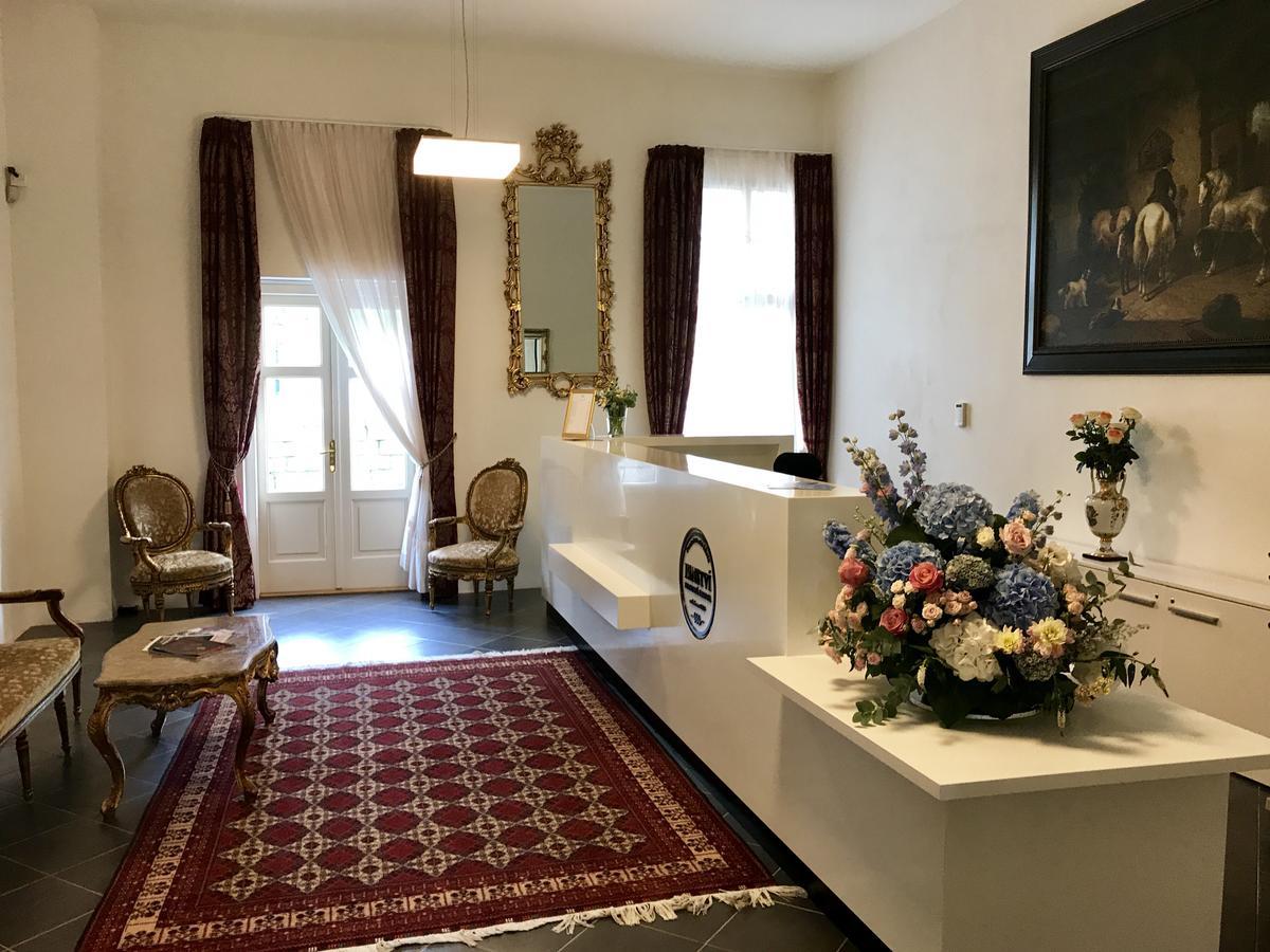 Hotel Panstvi Dlouha Lhota Eksteriør bilde
